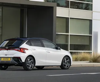 Салон Hyundai i20 для аренды в Турции. Отличный 5-местный автомобиль. ✓ Коробка Автомат.
