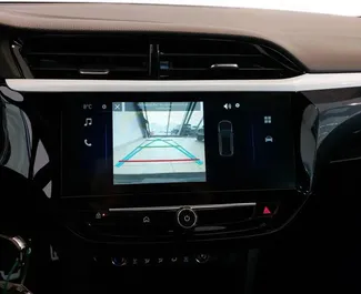 Opel Corsa 2023 для аренды в Стамбуле. Лимит пробега не ограничен.